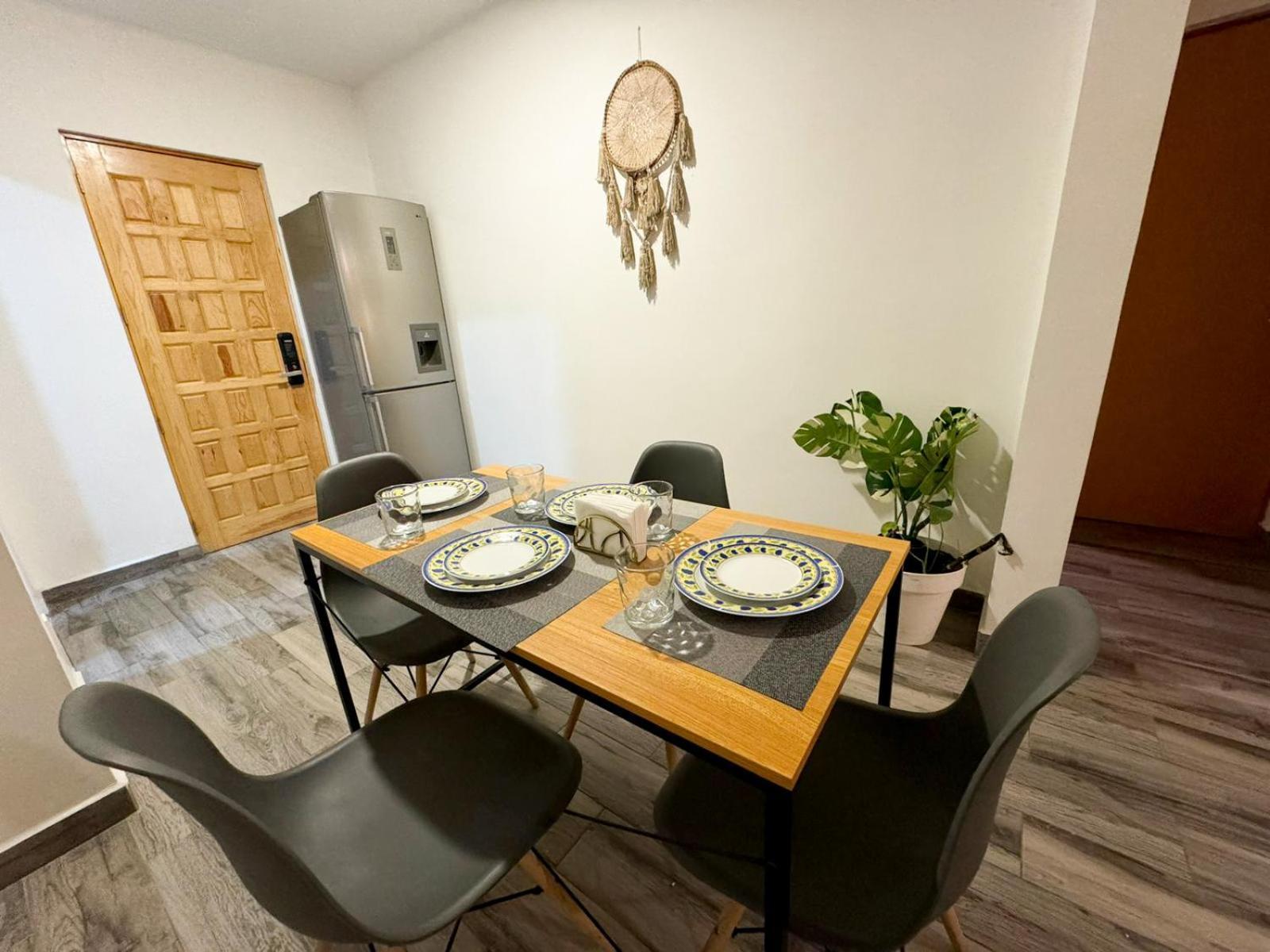 Charming 2-bedroom In La Condesa - Sleeps 4 * Mexico City